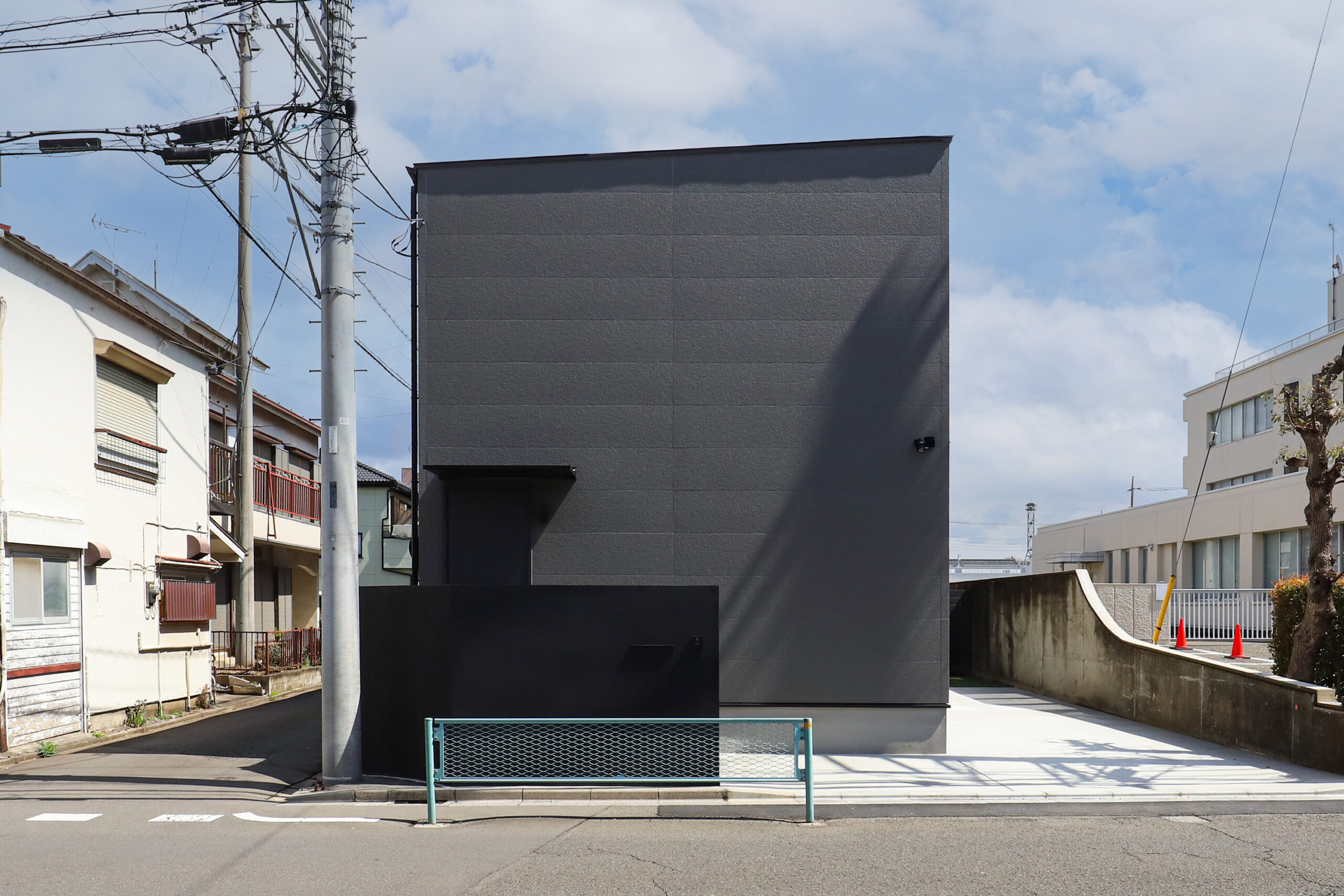 空を感じる、光溢れる開放的な家